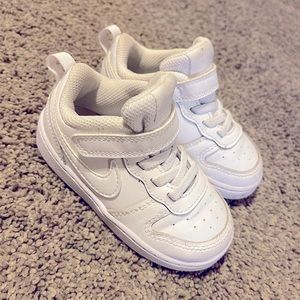 Toddler white nike court borough low 2s